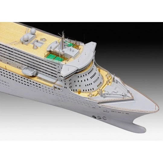 Revell 1/400 Ocean Liner Queen Mary 2 Platinum Edition - Image 5