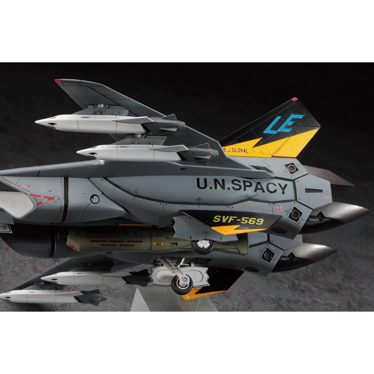 Hasegawa 1/72 VF-19A 'SVF-569 Lightnings' With High-Maneuver Missiles - Image 3