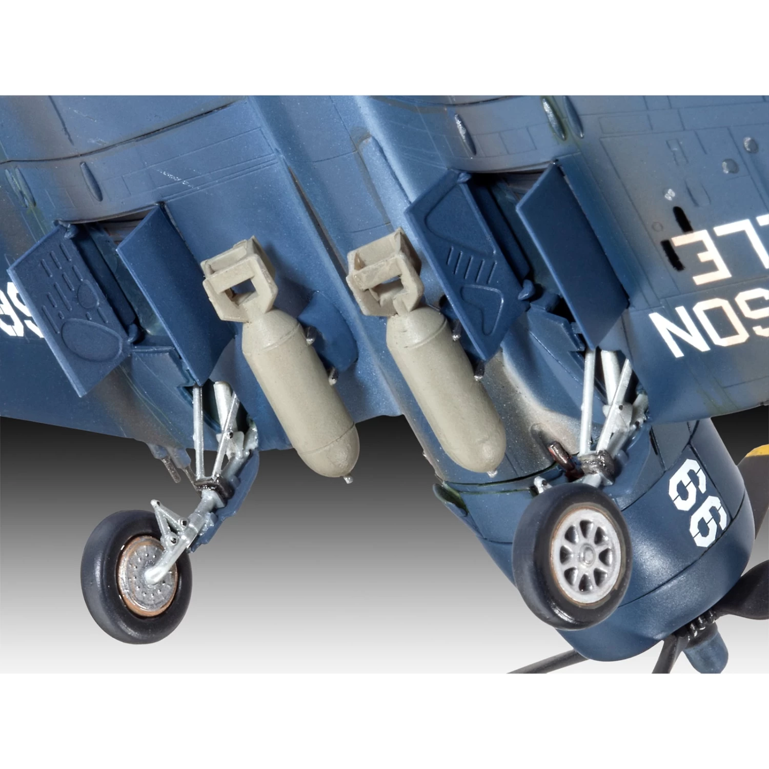 Revell 1/72 F4U4 Corsair Model Set - Image 5